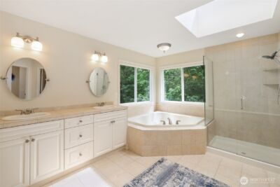 25846 NE 4th Place , Sammamish, WA 98074 - Photo 19