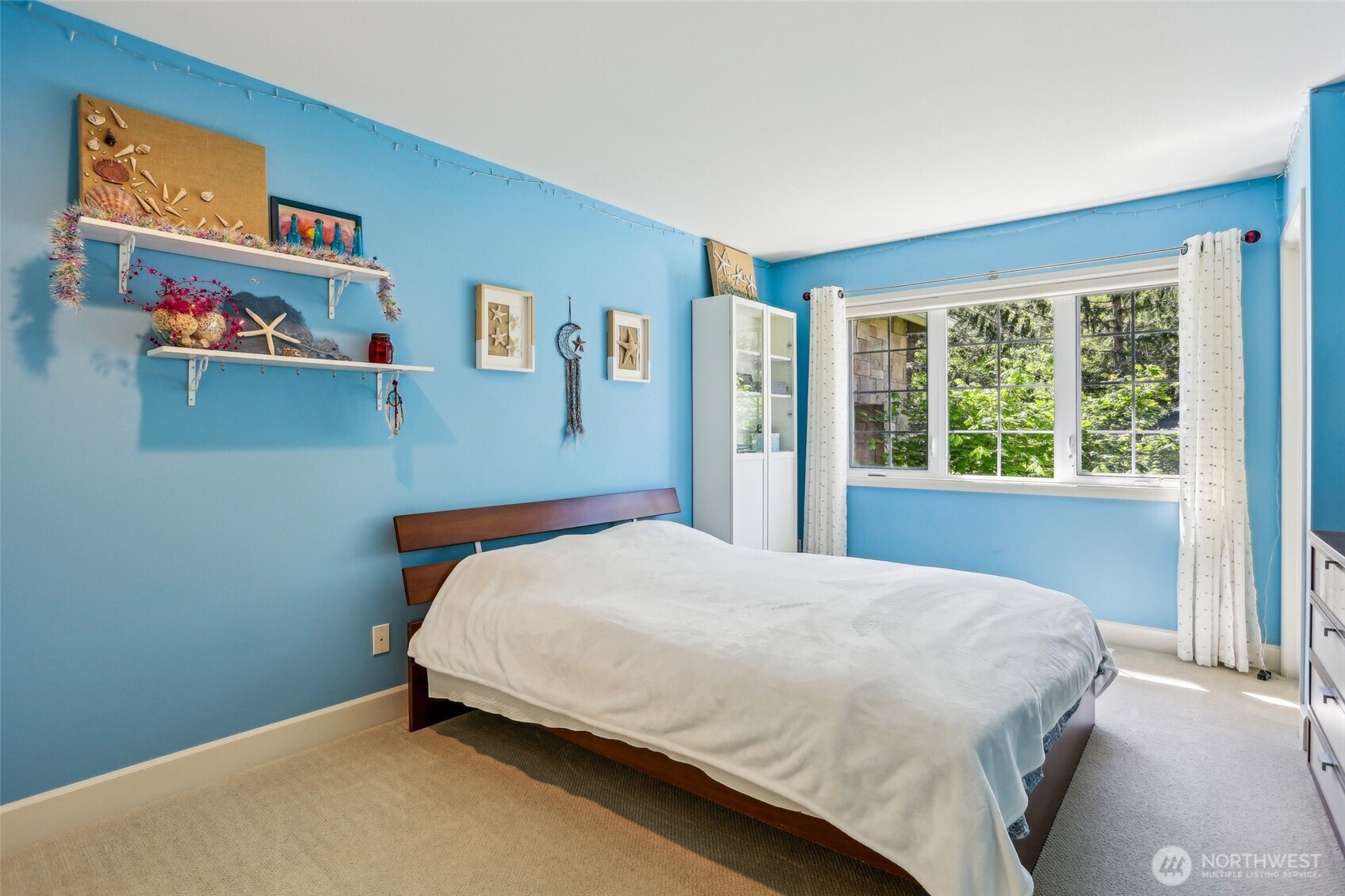 25846 NE 4th Place , Sammamish, WA 98074