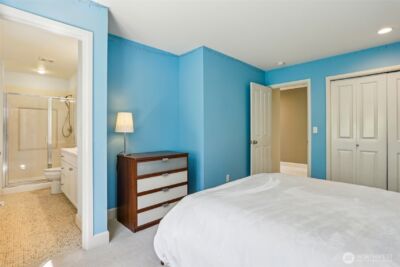25846 NE 4th Place , Sammamish, WA 98074 - Photo 23