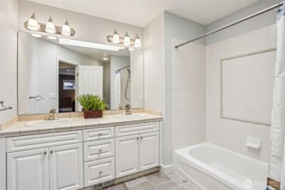 25846 NE 4th Place , Sammamish, WA 98074 - Photo 27