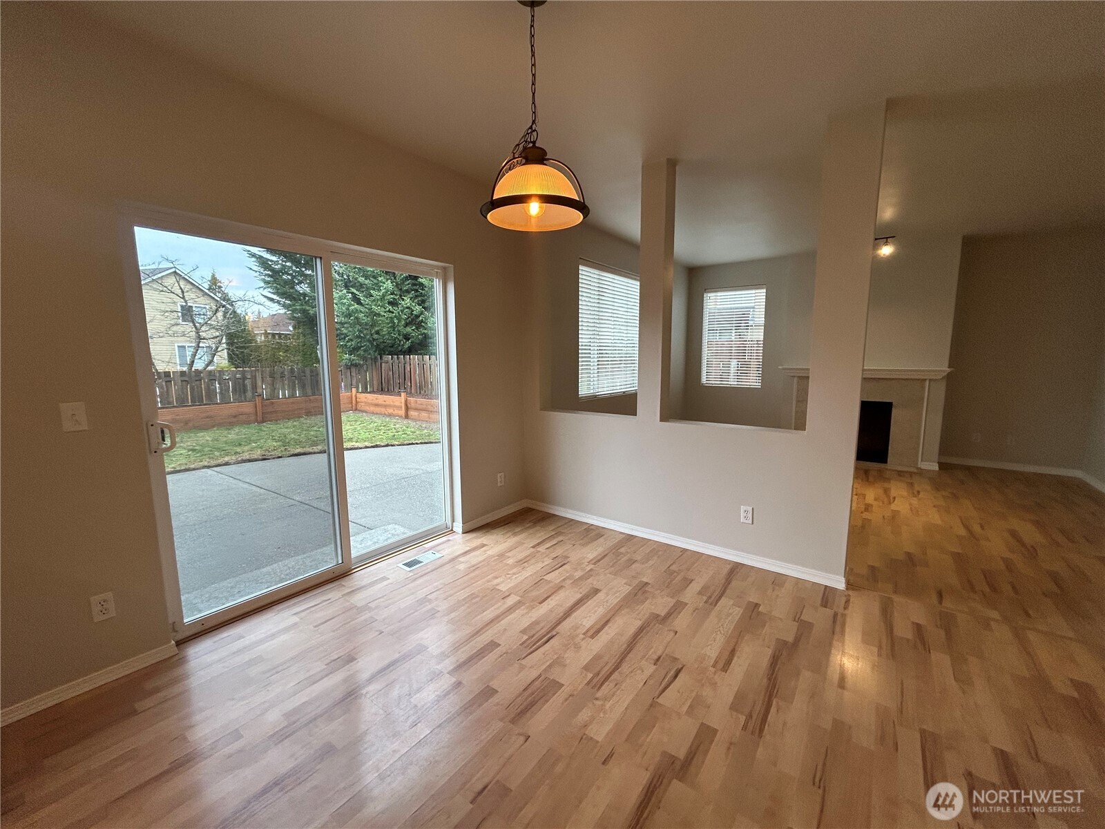 24528 SE 275th Street , Maple Valley, WA 98038