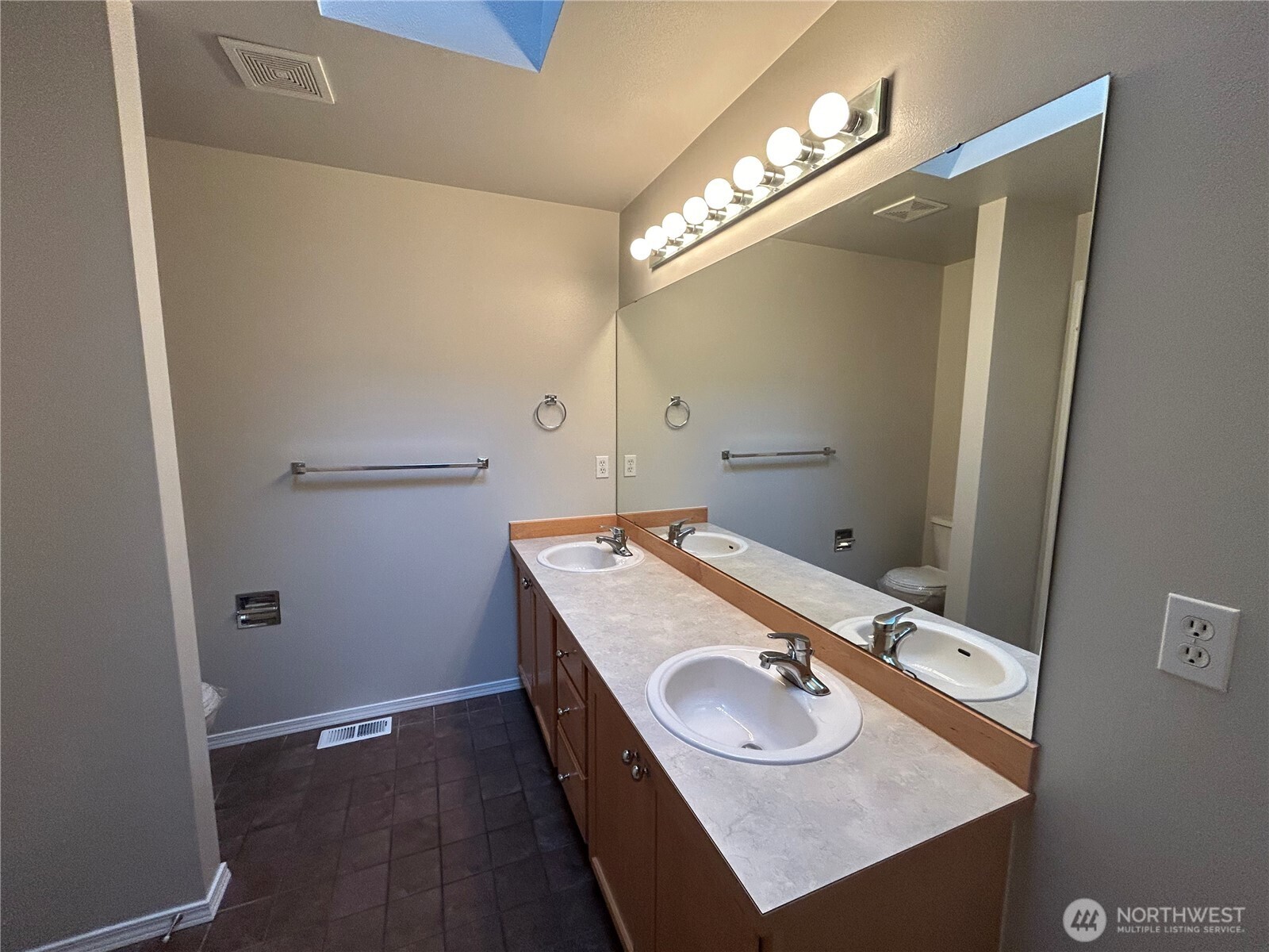 24528 SE 275th Street , Maple Valley, WA 98038