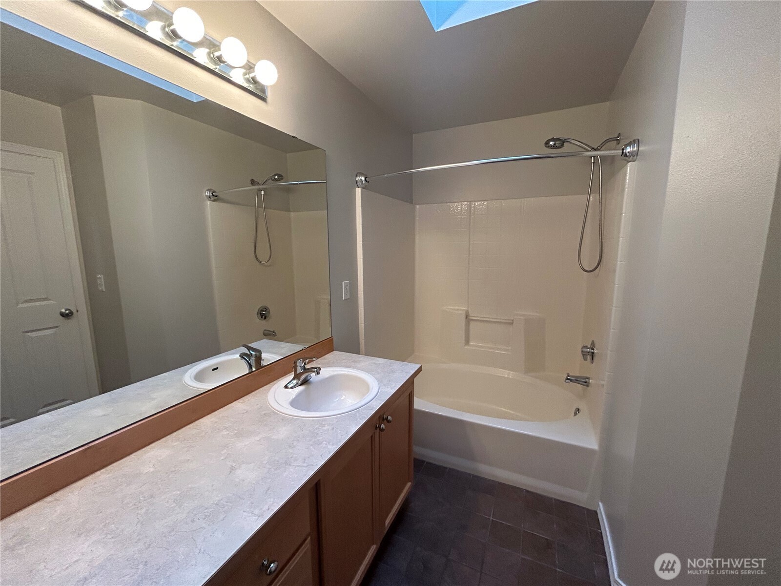 24528 SE 275th Street , Maple Valley, WA 98038