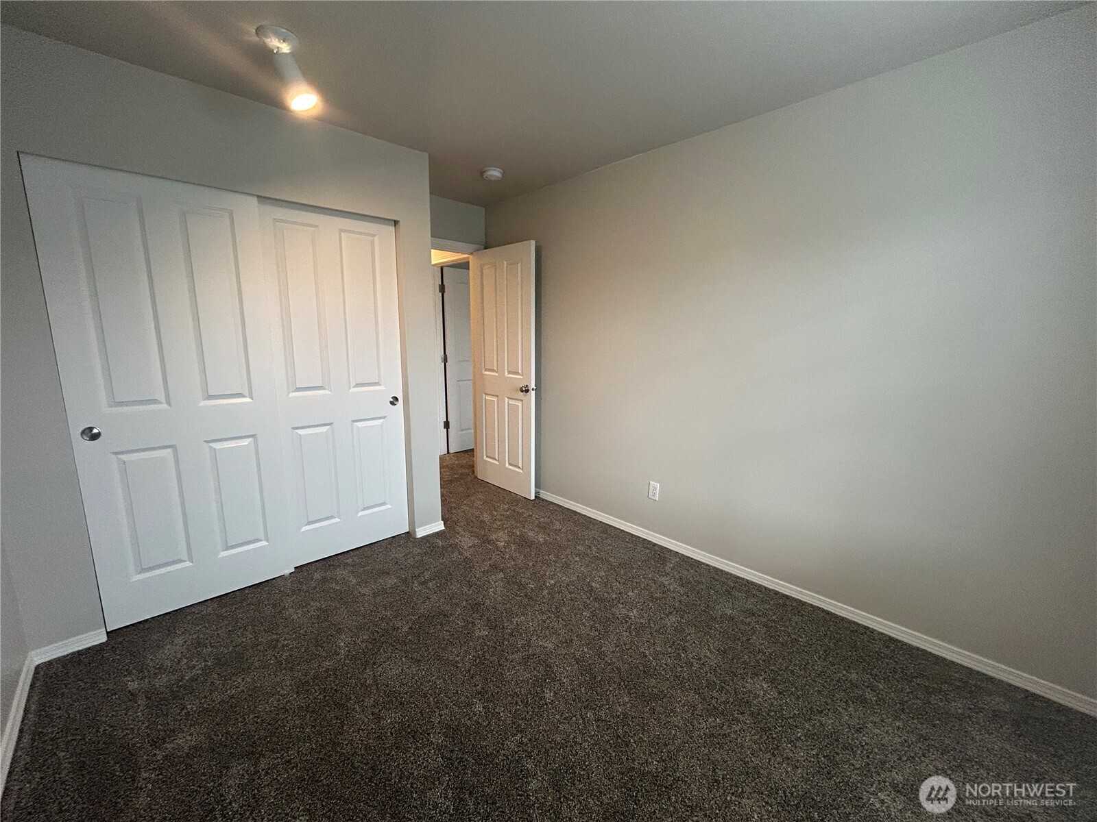 24528 SE 275th Street , Maple Valley, WA 98038