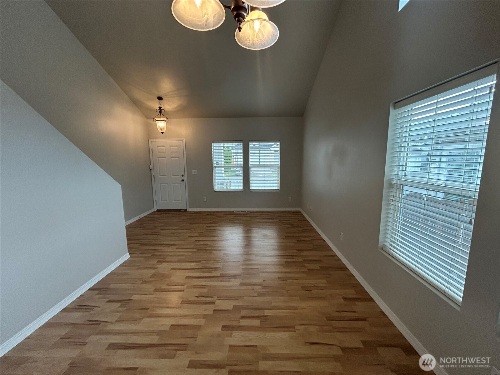 24528 SE 275th Street , Maple Valley, WA 98038