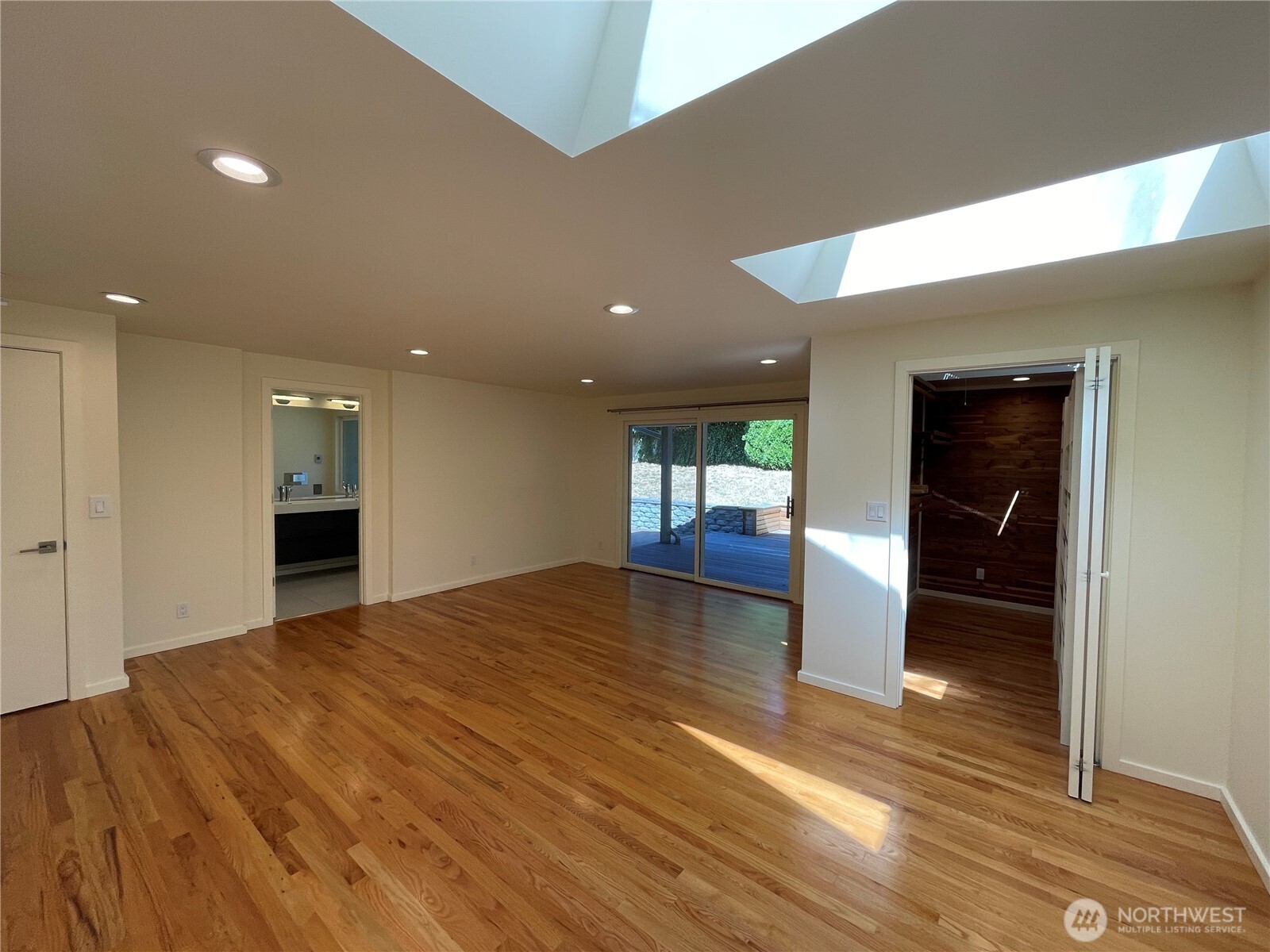 12456 SE 27th Street , Bellevue, WA 98005