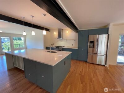 12456 SE 27th Street , Bellevue, WA 98005 - Photo 2