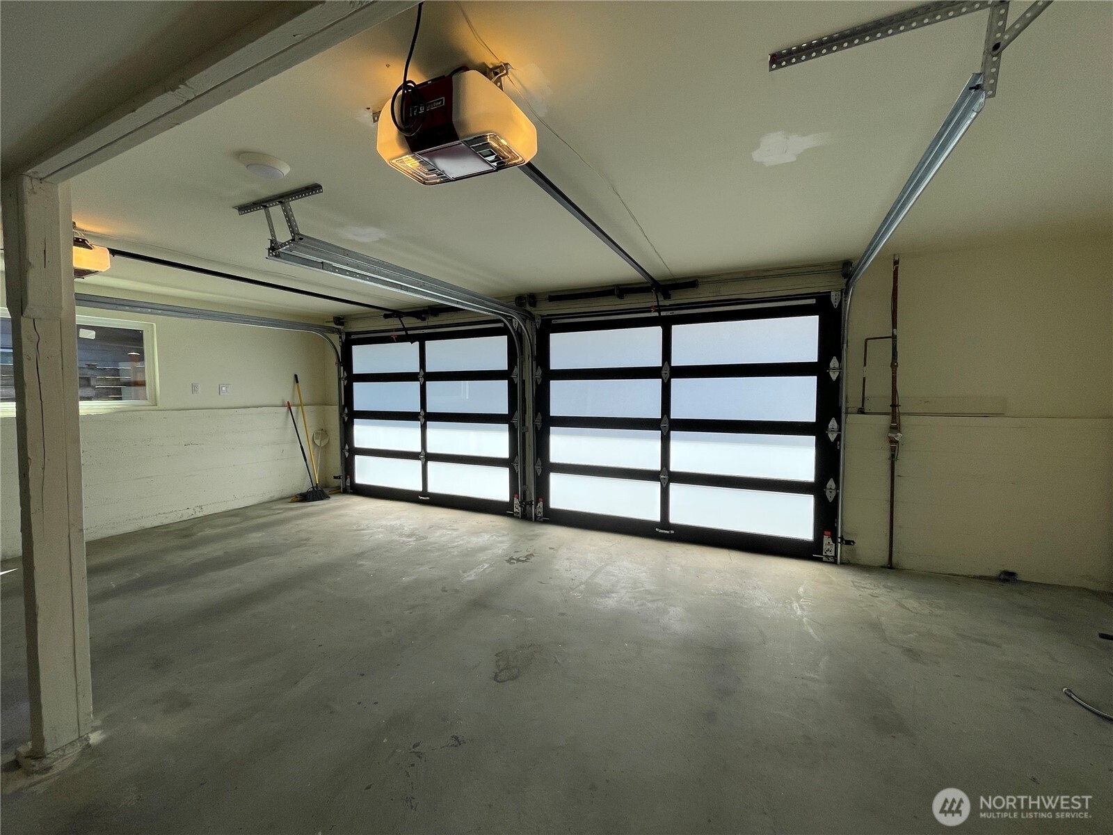 12456 SE 27th Street , Bellevue, WA 98005