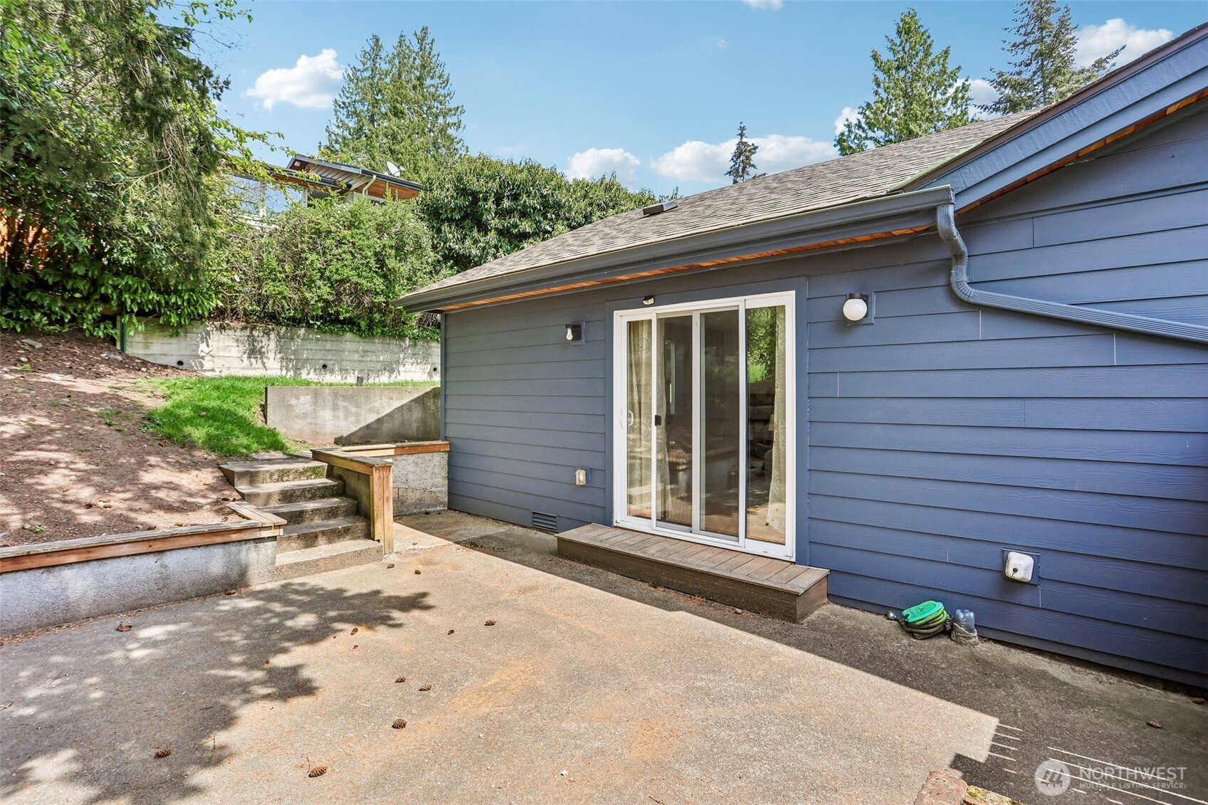 12456 SE 27th Street , Bellevue, WA 98005