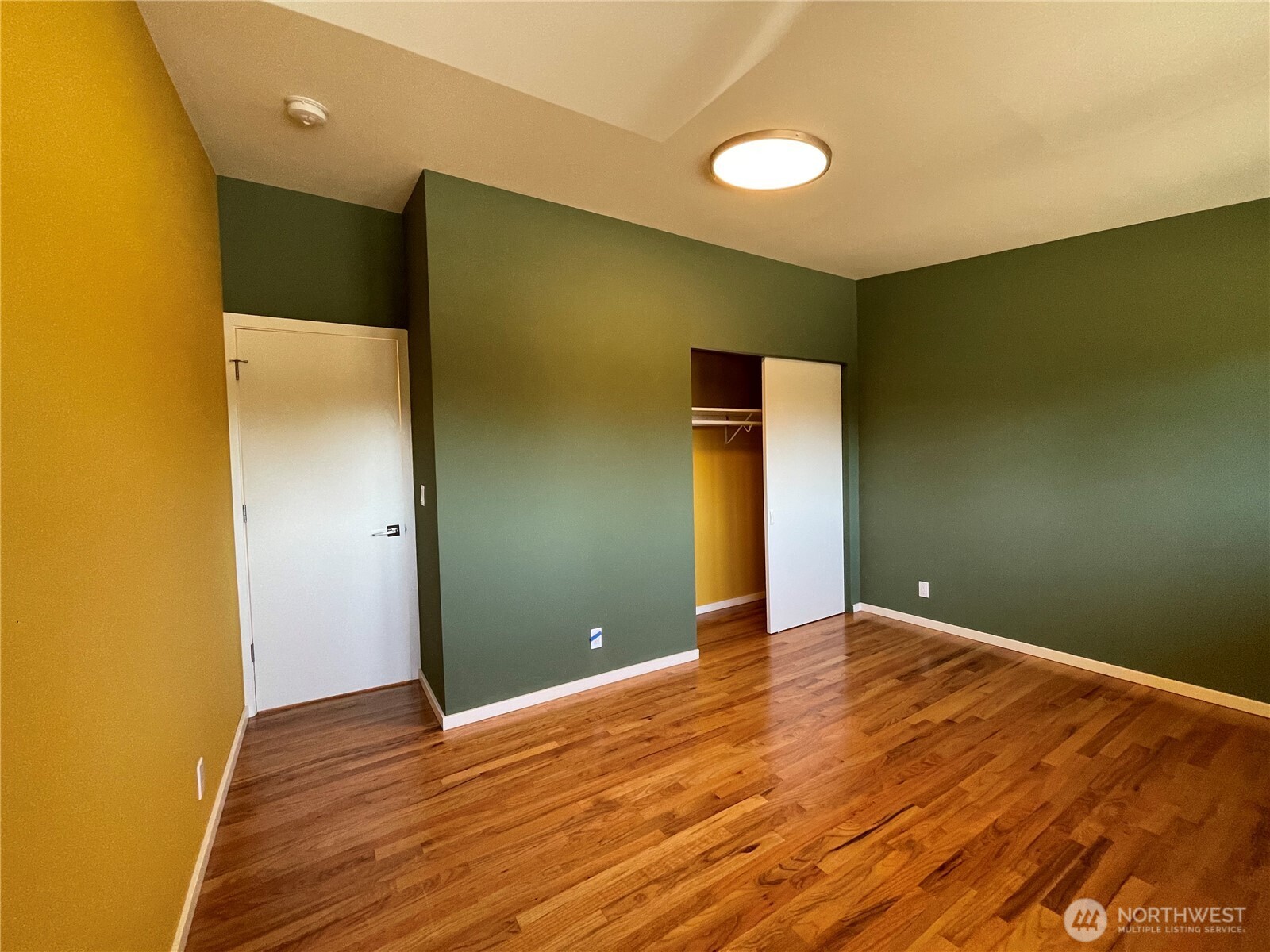 12456 SE 27th Street , Bellevue, WA 98005