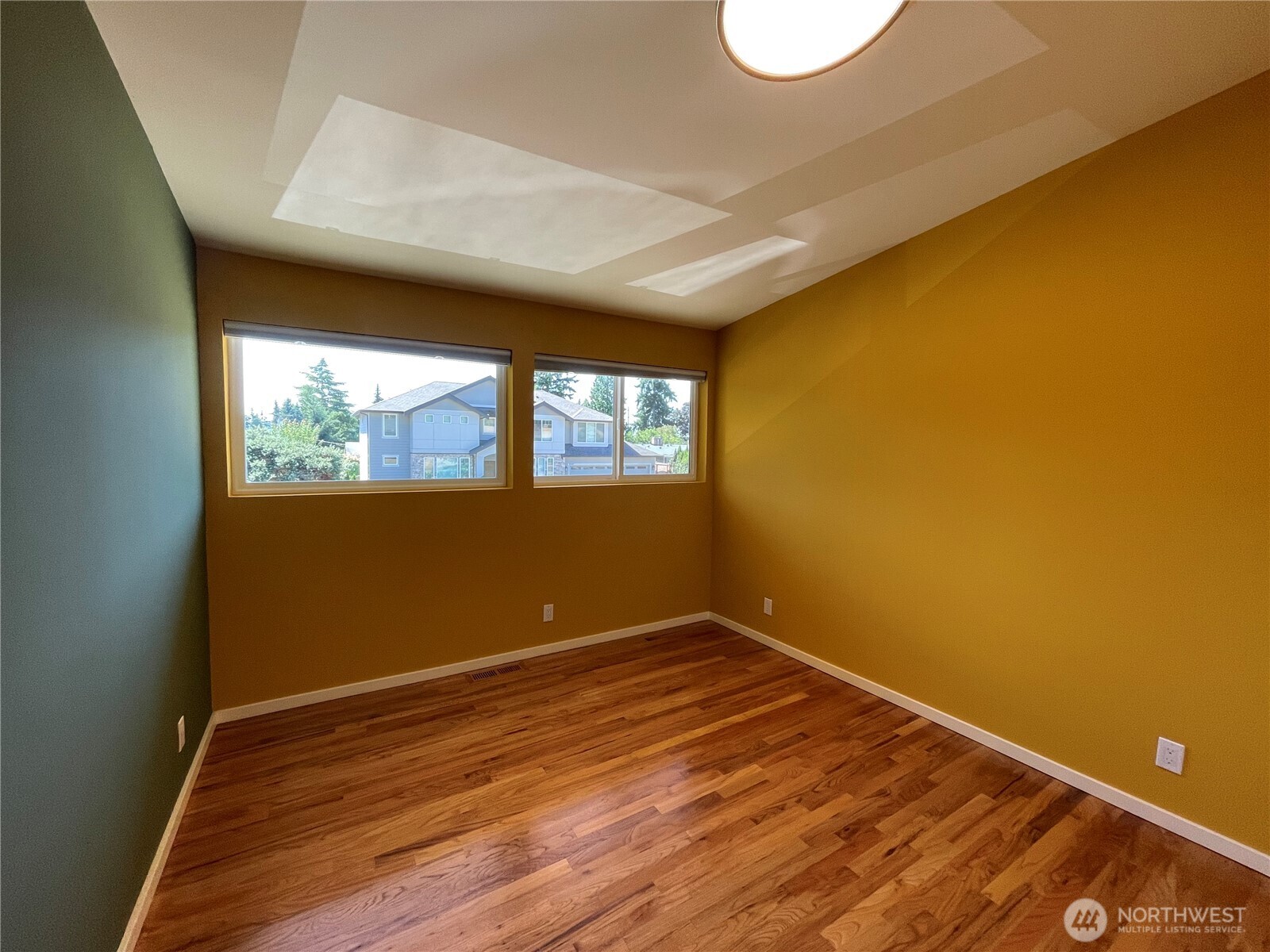 12456 SE 27th Street , Bellevue, WA 98005