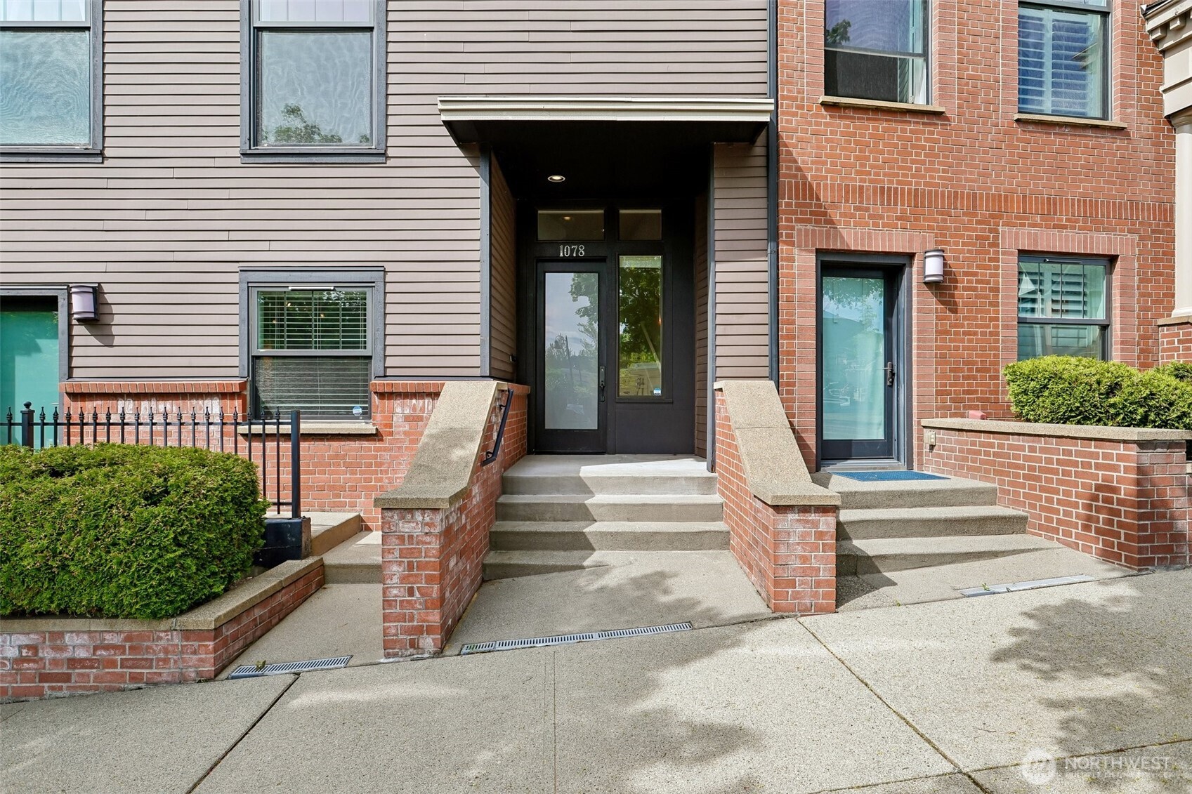 1078 NE High Street #10, Issaquah, WA 98029-7478