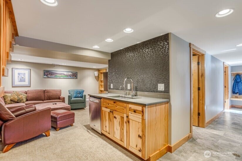 1221 Commercial , Leavenworth, WA 98826