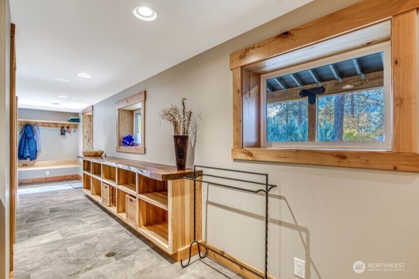 1221 Commercial , Leavenworth, WA 98826