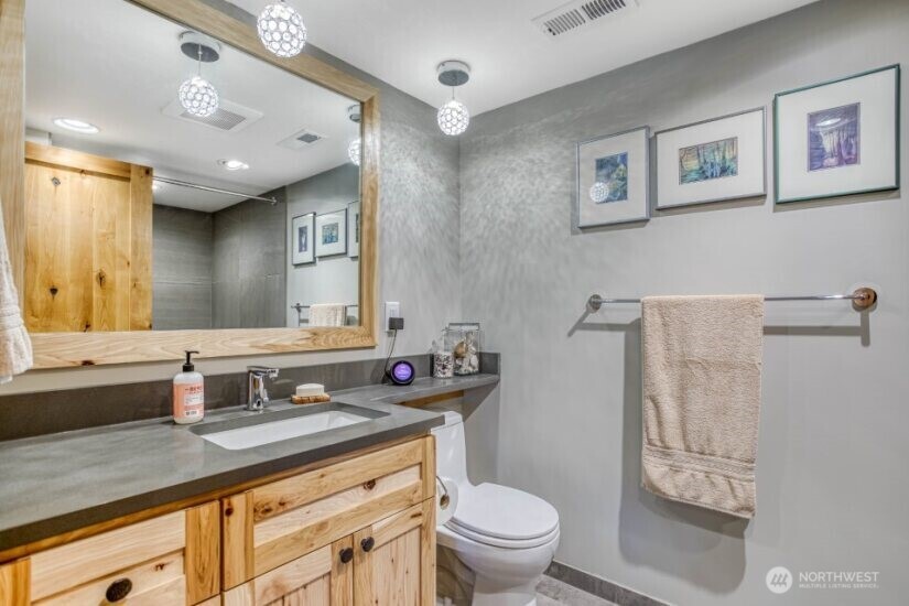 1221 Commercial , Leavenworth, WA 98826