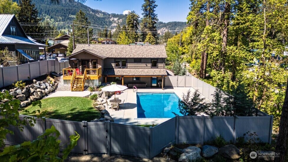 1221 Commercial , Leavenworth, WA 98826