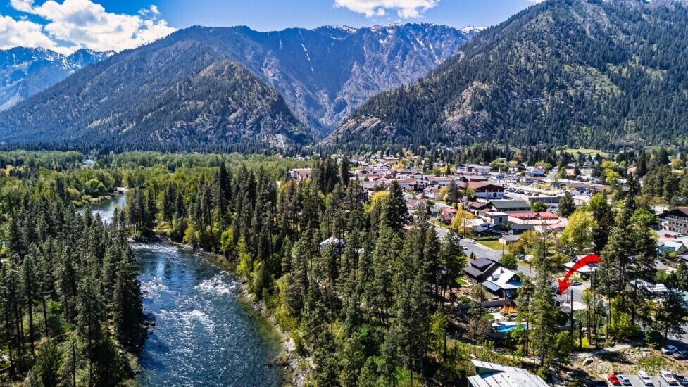 1221 Commercial , Leavenworth, WA 98826
