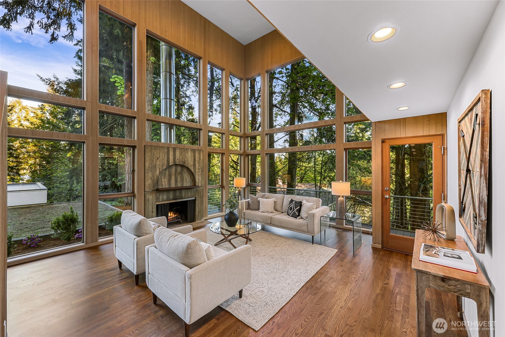 2261 W Lake Sammamish Parkway SE, Bellevue, WA 98008