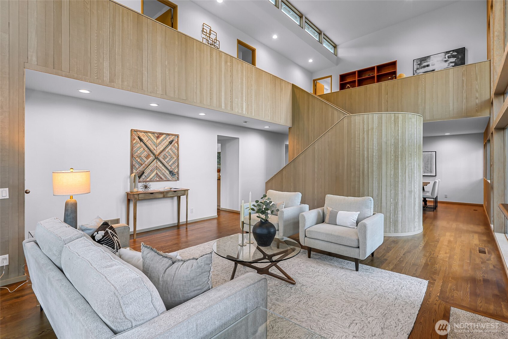 2261 W Lake Sammamish Parkway SE, Bellevue, WA 98008