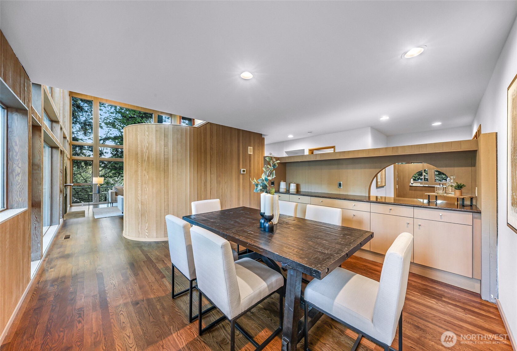 2261 W Lake Sammamish Parkway SE, Bellevue, WA 98008