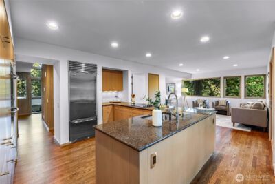 2261 W Lake Sammamish Parkway SE, Bellevue, WA 98008 - Photo 20