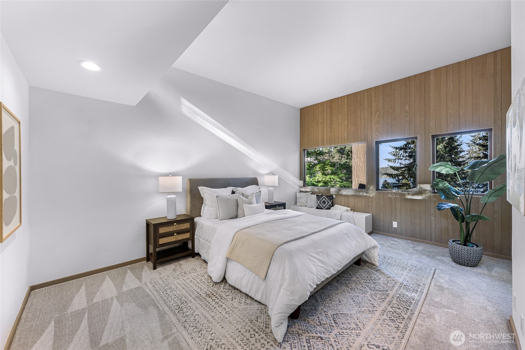2261 W Lake Sammamish Parkway SE, Bellevue, WA 98008