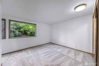 2261 W Lake Sammamish Parkway SE, Bellevue, WA 98008 - Photo 33