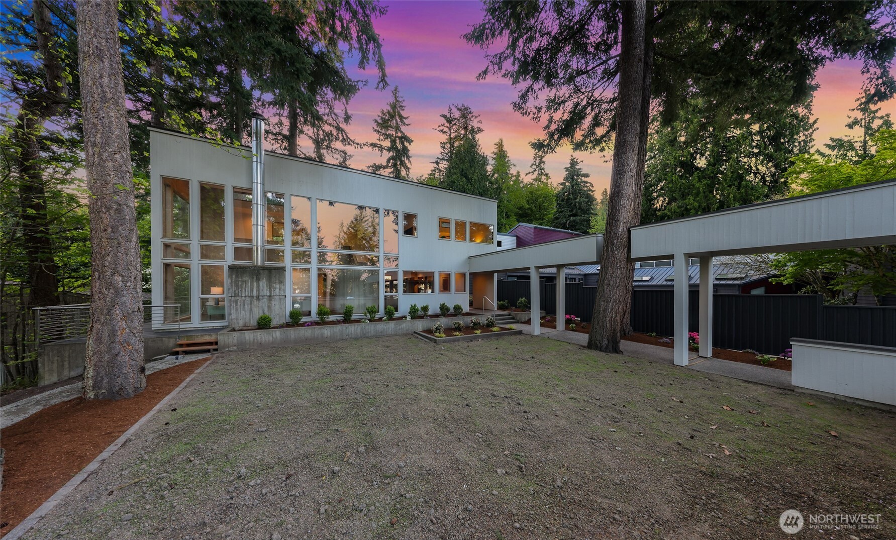 2261 W Lake Sammamish Parkway SE, Bellevue, WA 98008