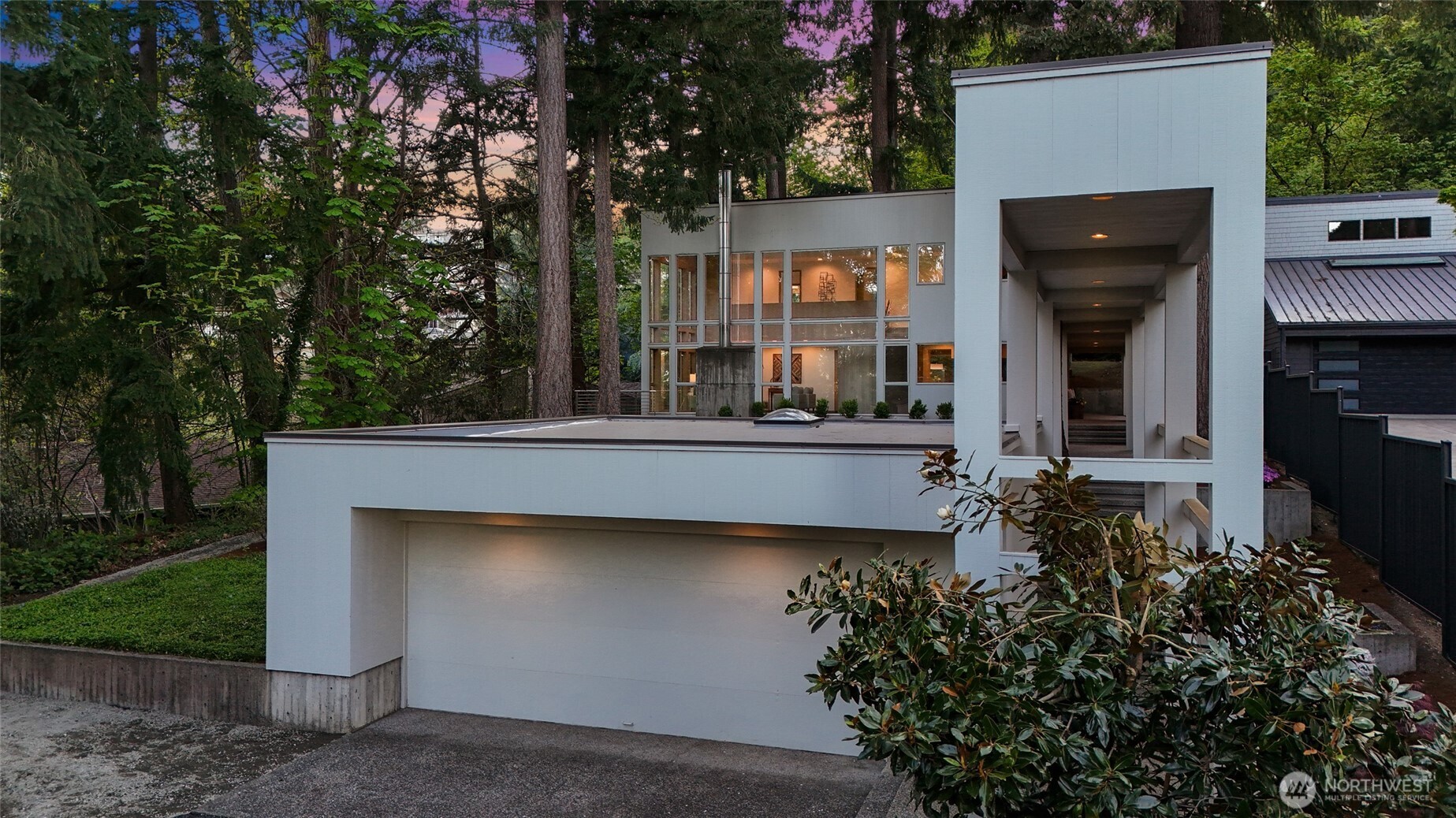 2261 W Lake Sammamish Parkway SE, Bellevue, WA 98008
