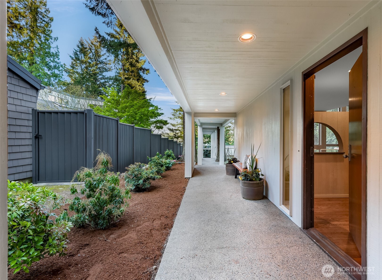 2261 W Lake Sammamish Parkway SE, Bellevue, WA 98008