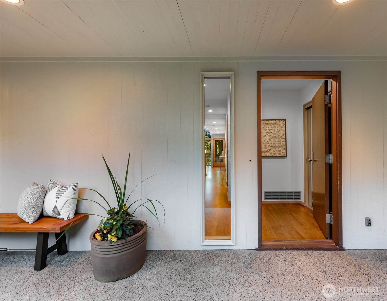 2261 W Lake Sammamish Parkway SE, Bellevue, WA 98008