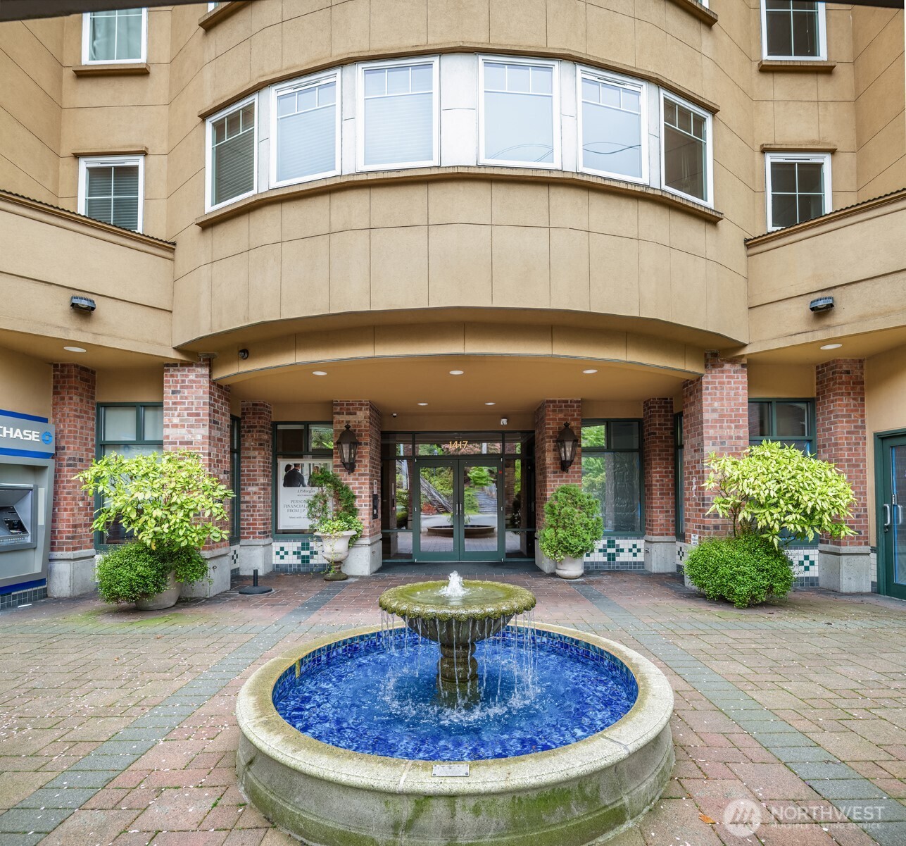 1417 Queen Anne Avenue N #206, Seattle, WA 98109