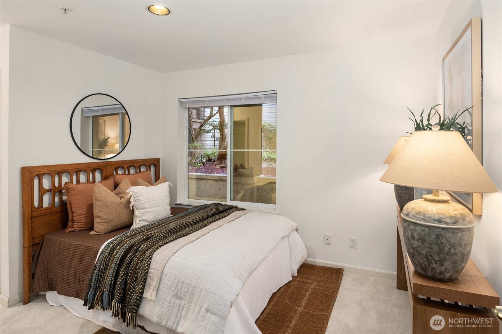 1417 Queen Anne Avenue N #206, Seattle, WA 98109