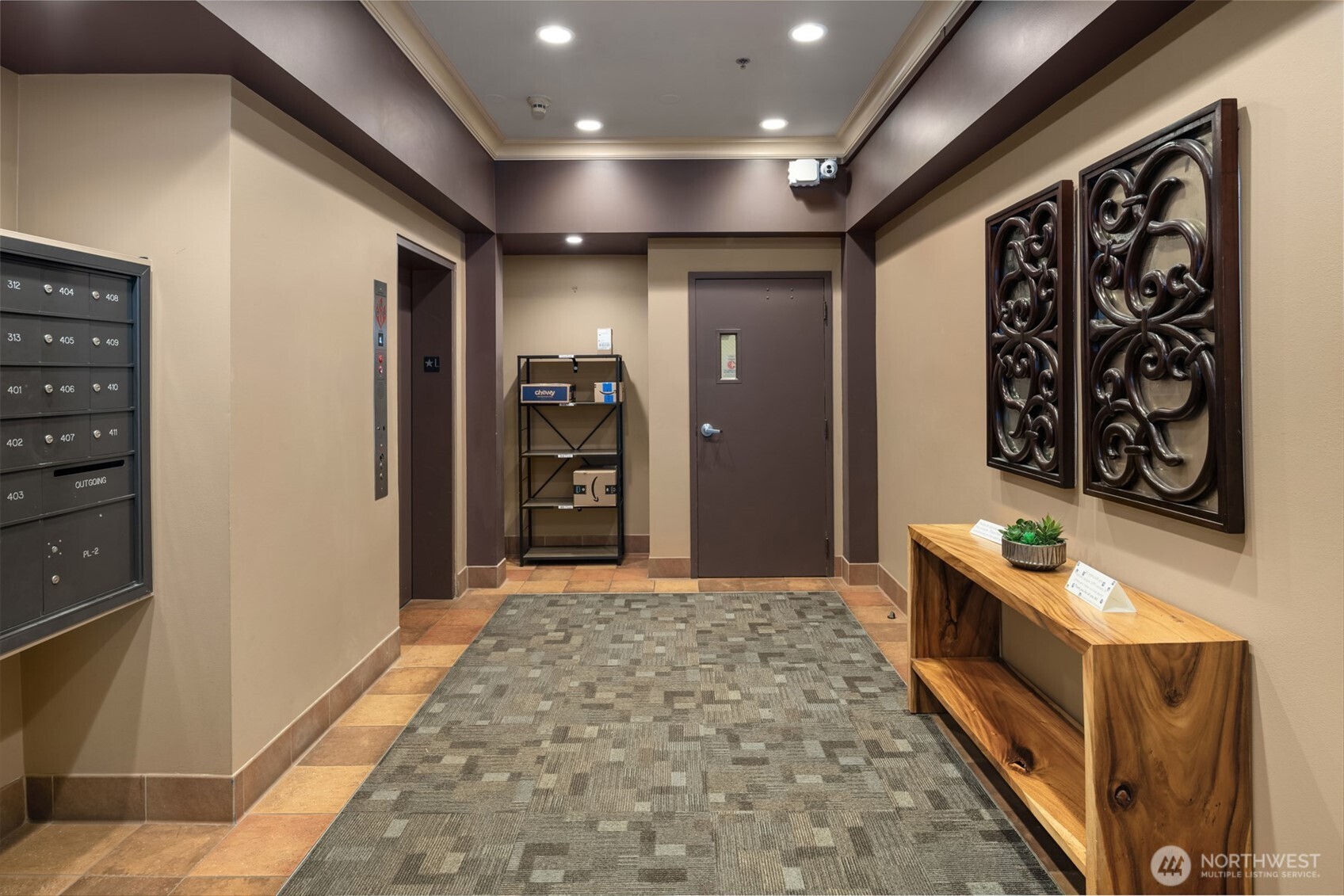 1417 Queen Anne Avenue N #206, Seattle, WA 98109