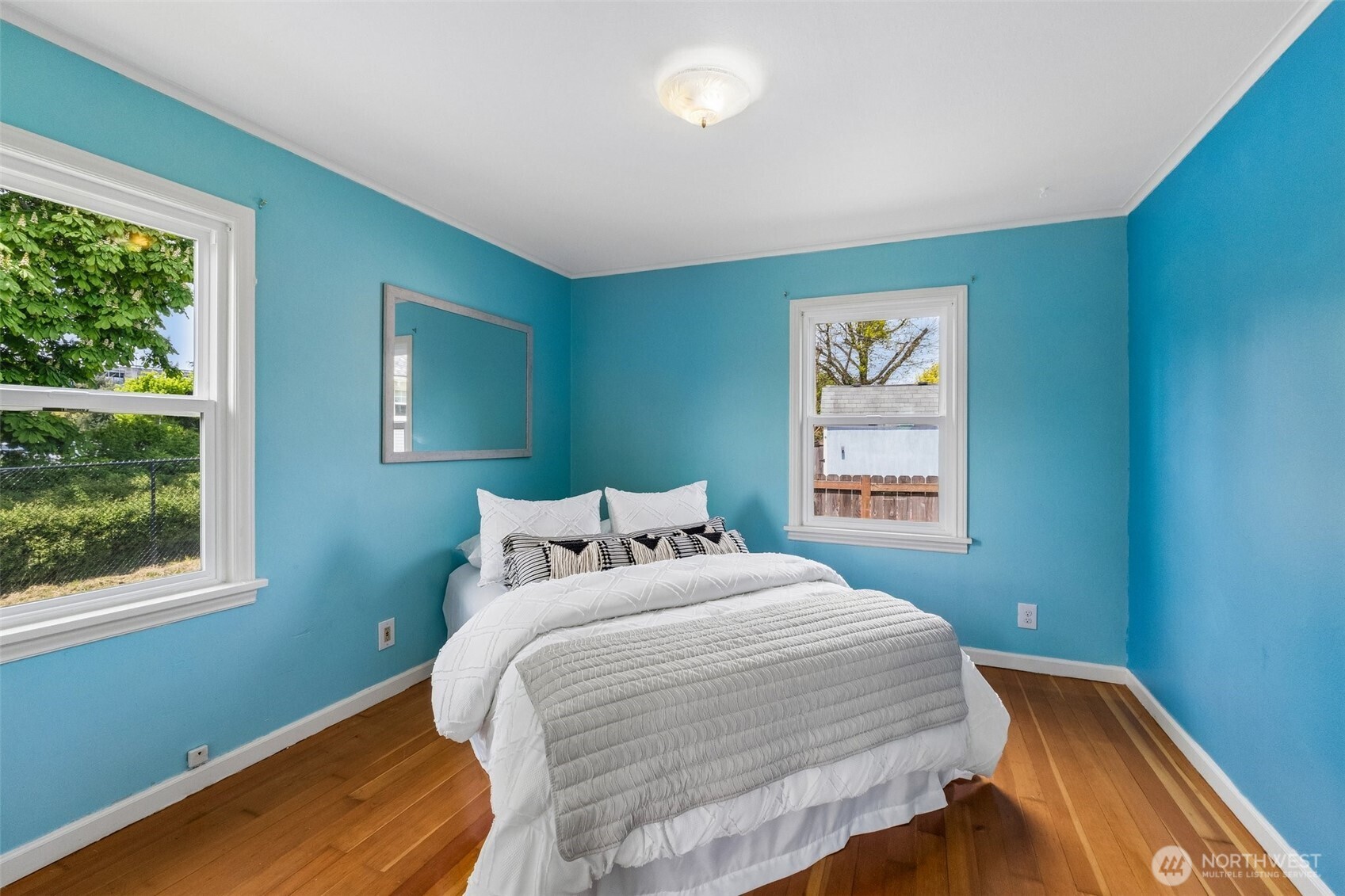 1911 13th Street , Everett, WA 98201-1659