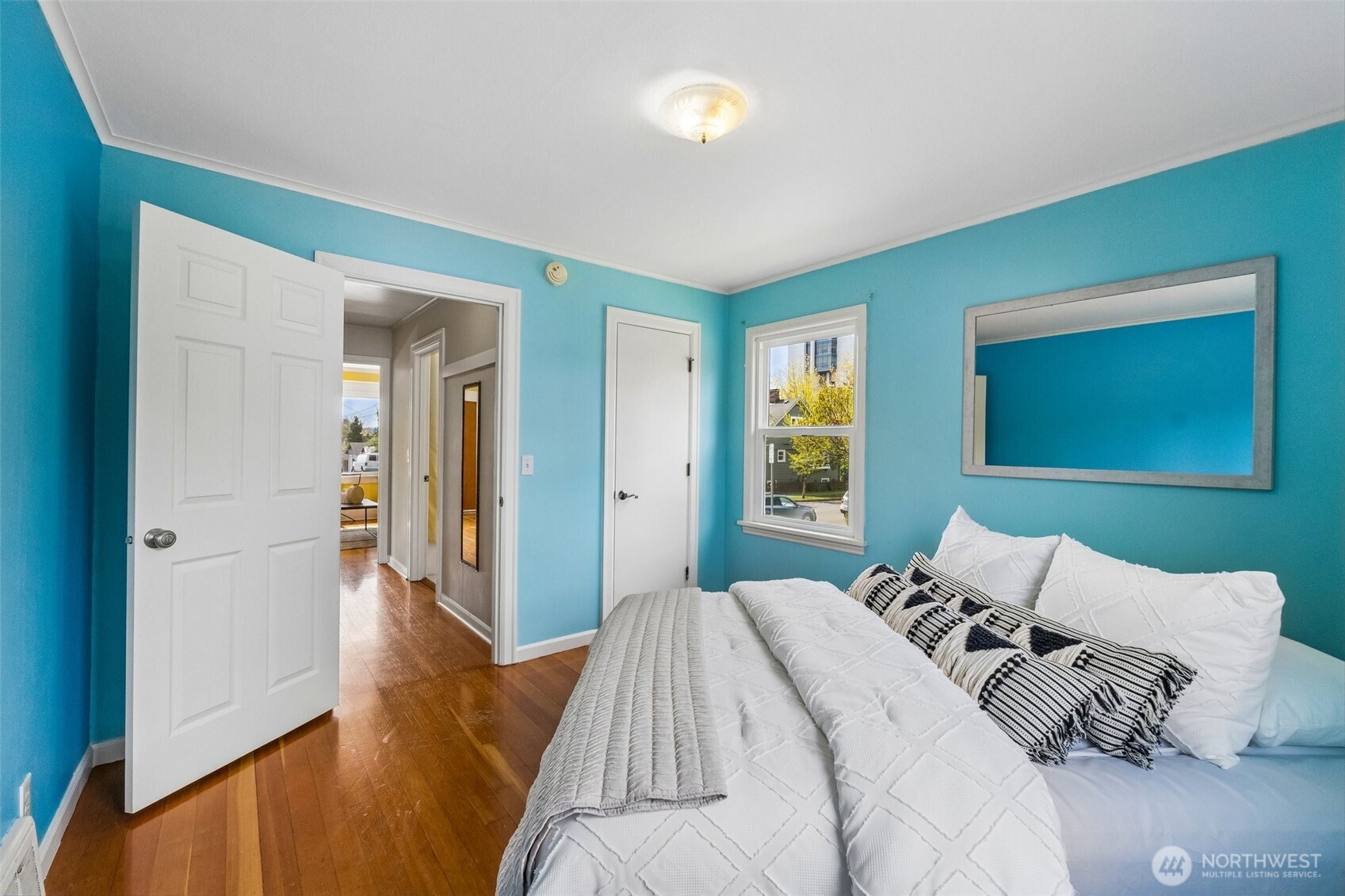 1911 13th Street , Everett, WA 98201-1659