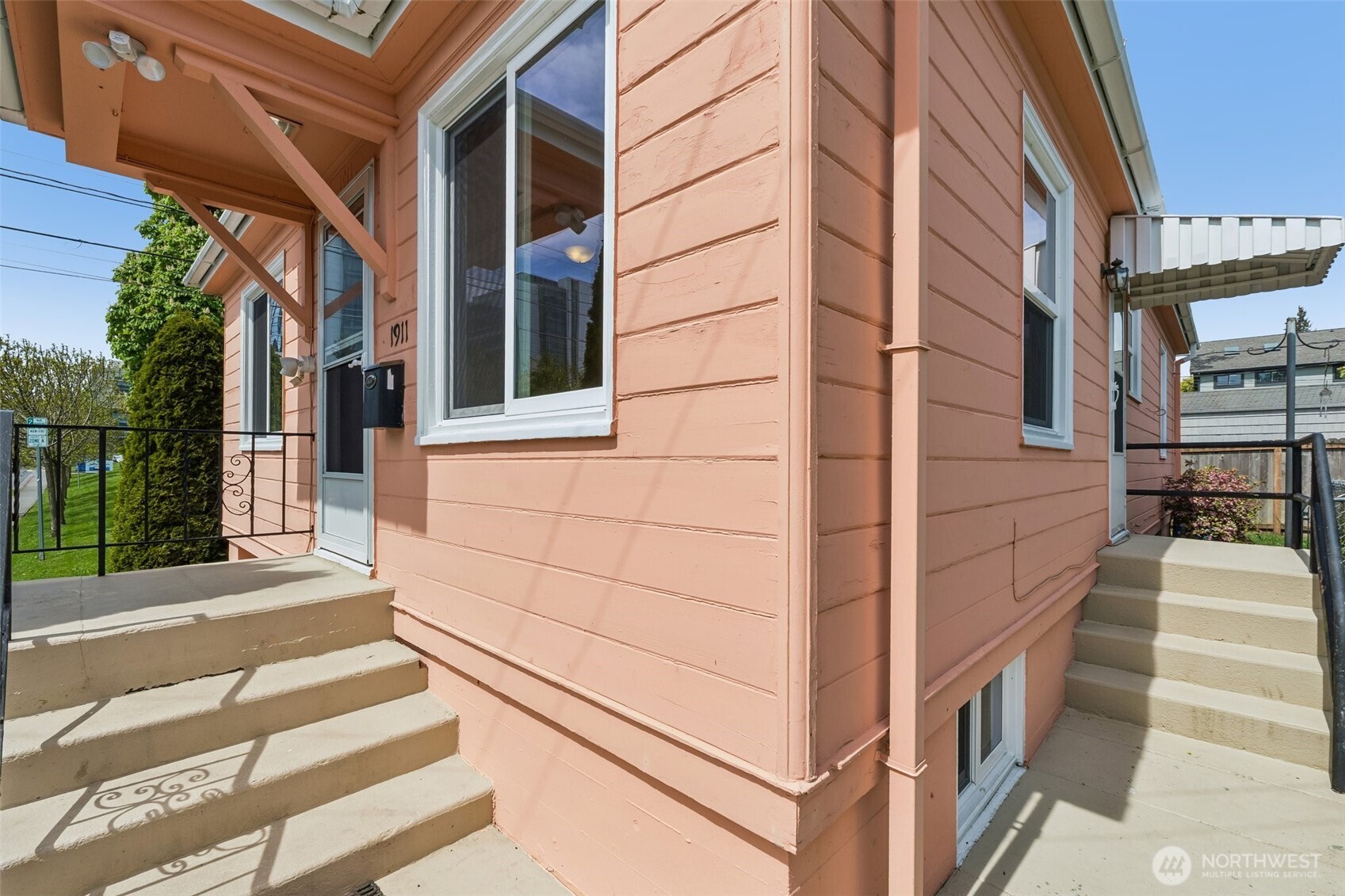 1911 13th Street , Everett, WA 98201-1659