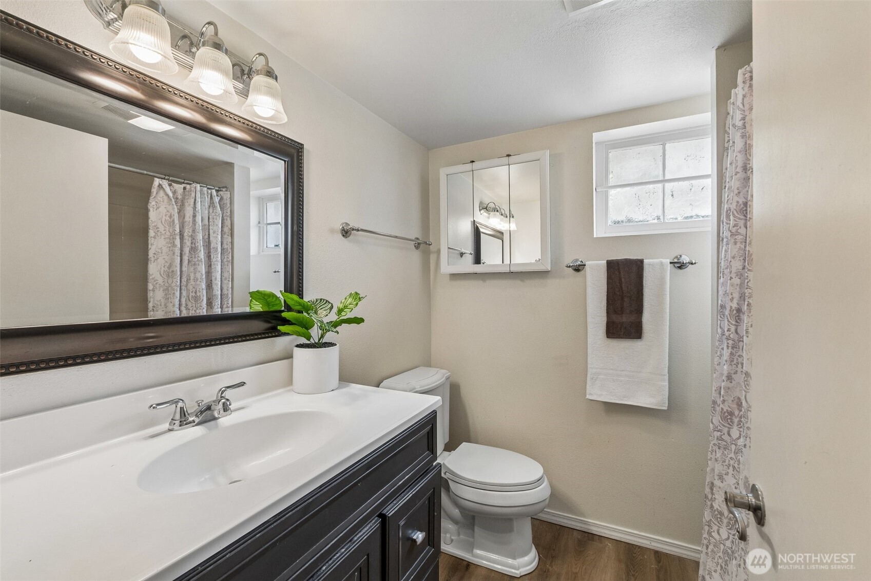 1911 13th Street , Everett, WA 98201-1659