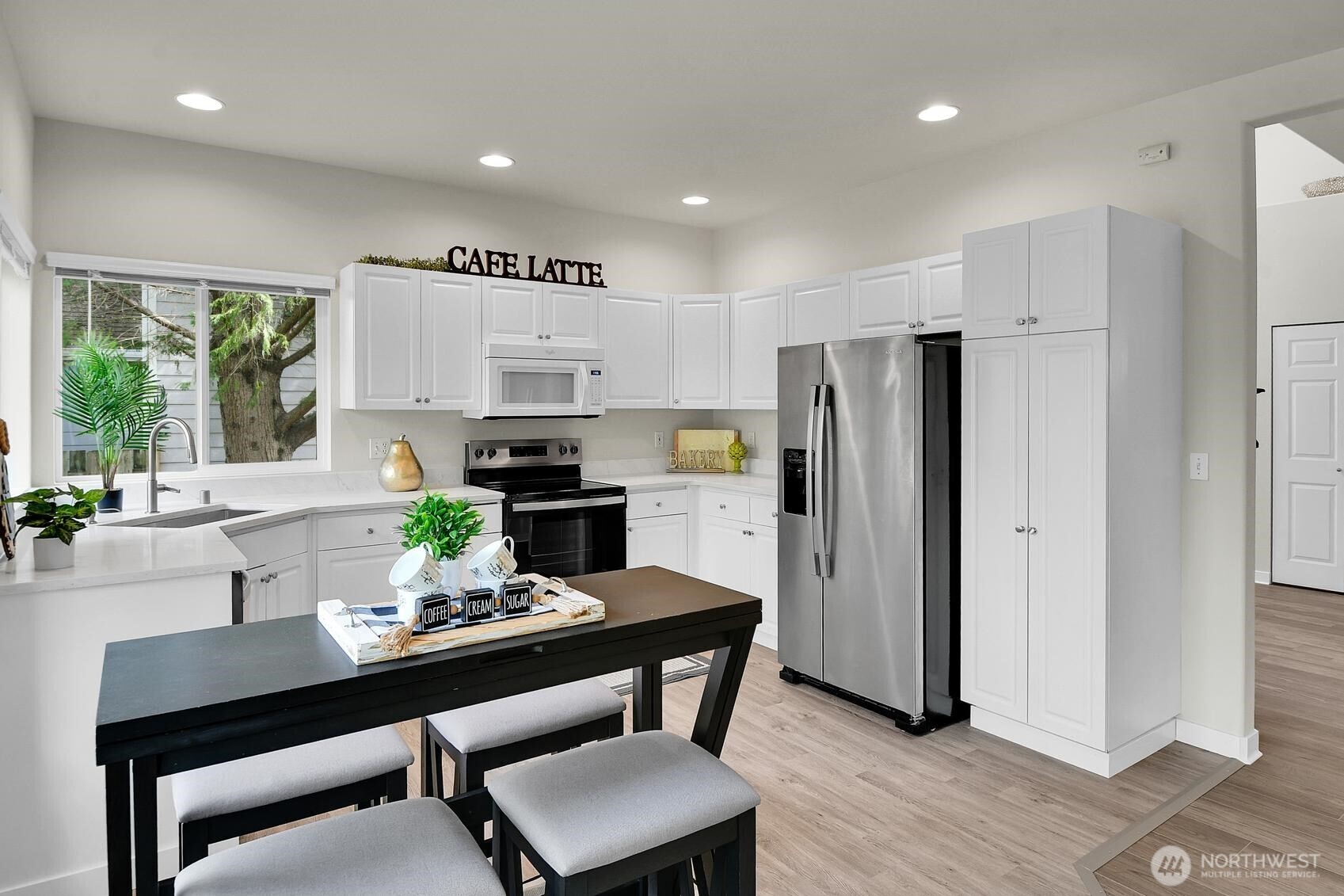 25052 SE 43rd Way , Sammamish, WA 98029