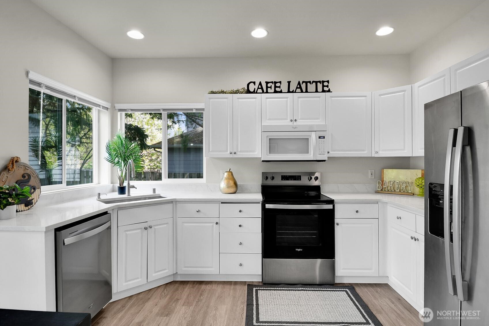 25052 SE 43rd Way , Sammamish, WA 98029