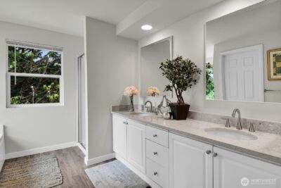 25052 SE 43rd Way , Sammamish, WA 98029 - Photo 18