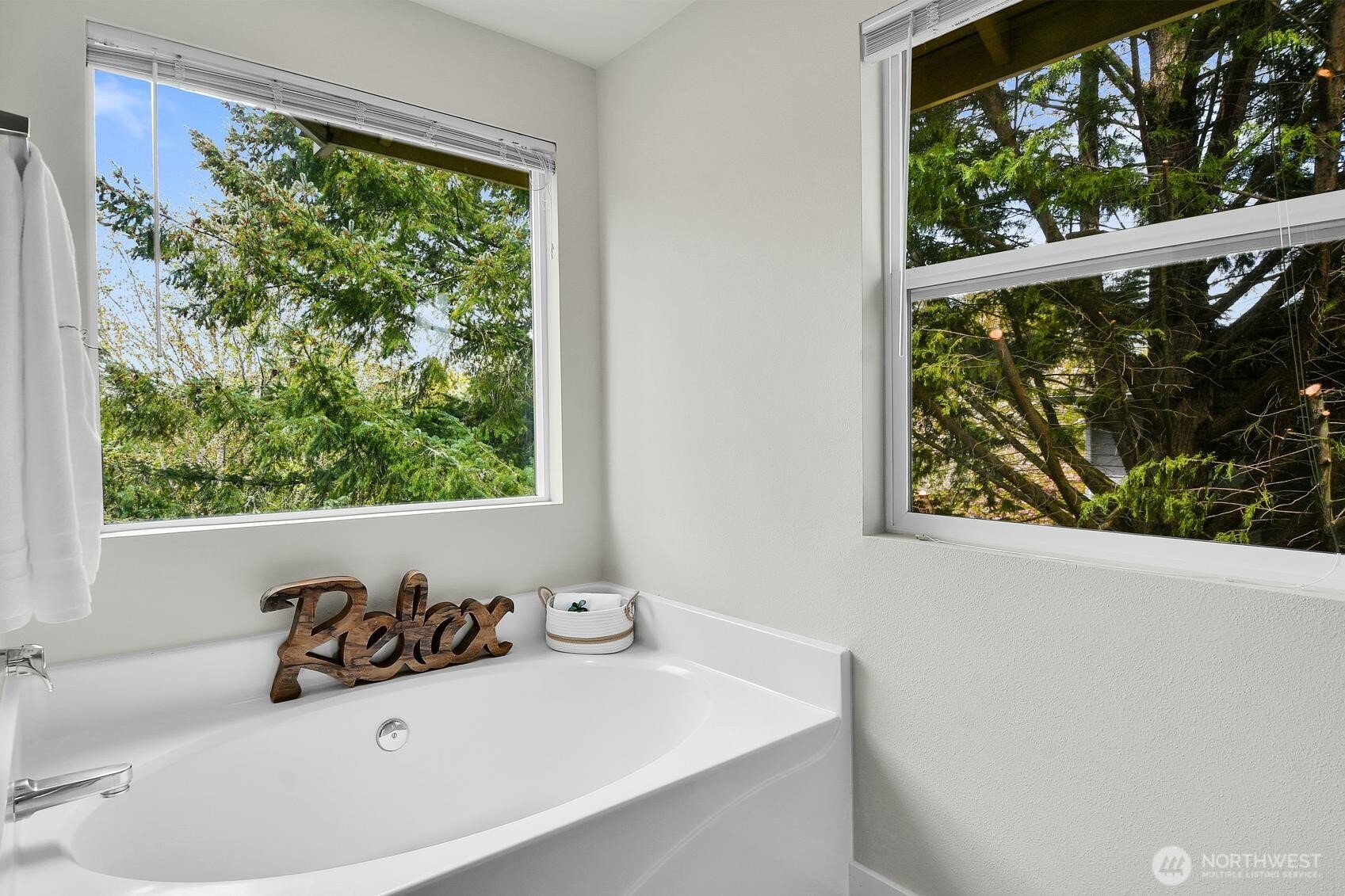 25052 SE 43rd Way , Sammamish, WA 98029