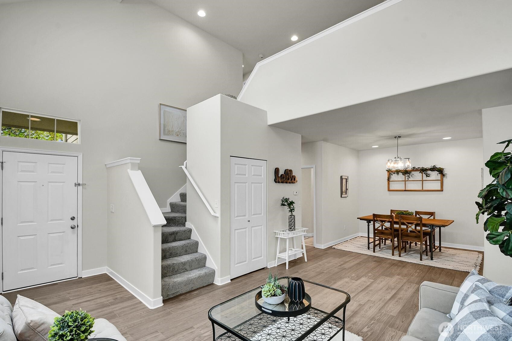 25052 SE 43rd Way , Sammamish, WA 98029