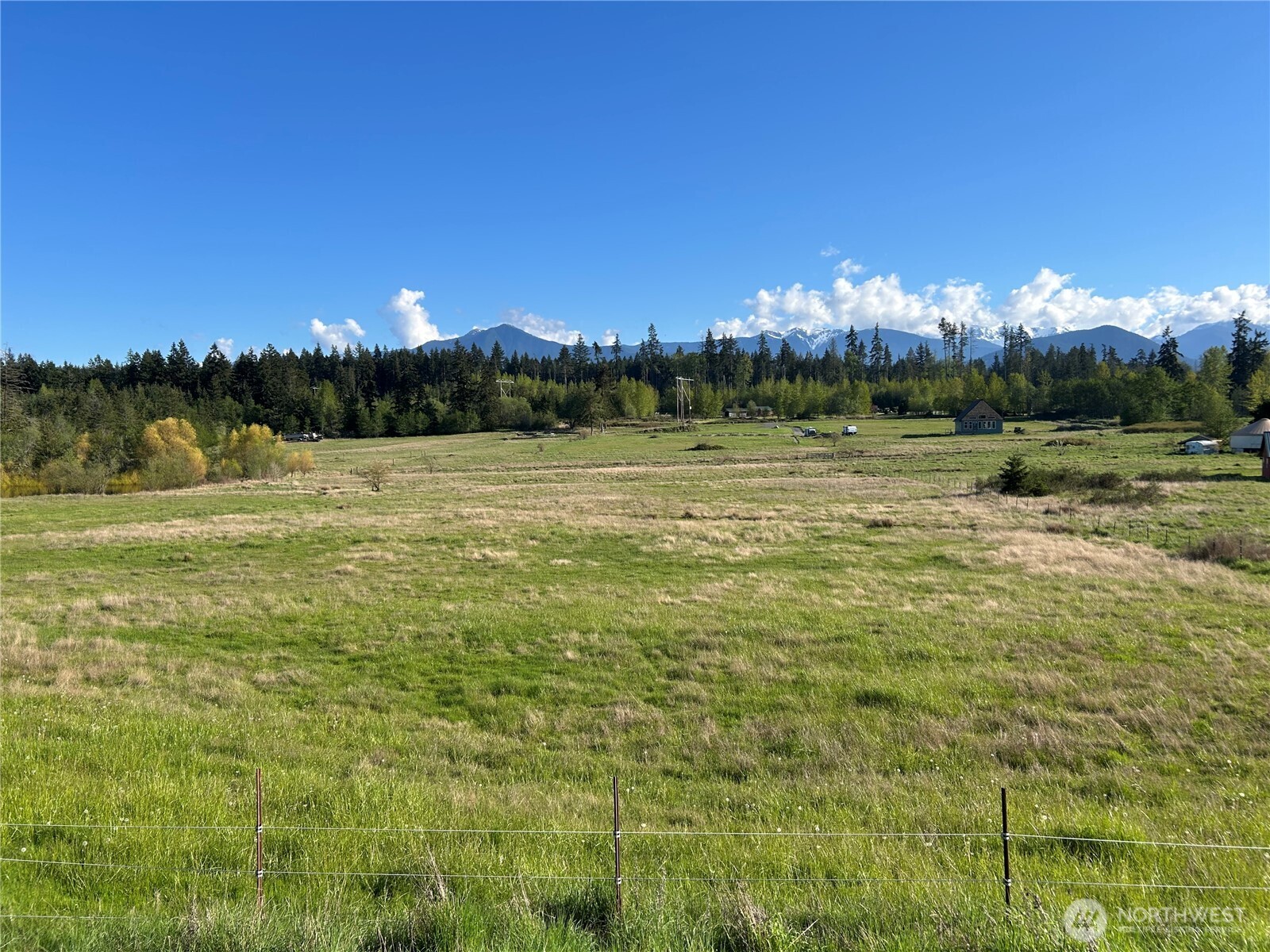 999 O'Brien Road , Port Angeles, WA 98362