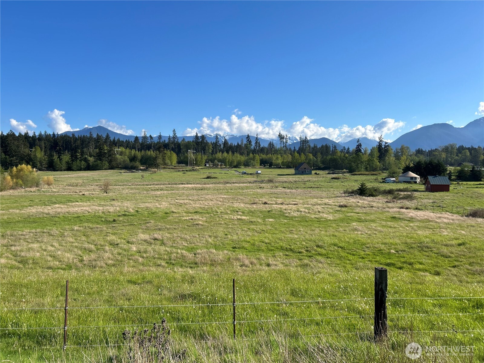 999 O'Brien Road , Port Angeles, WA 98362