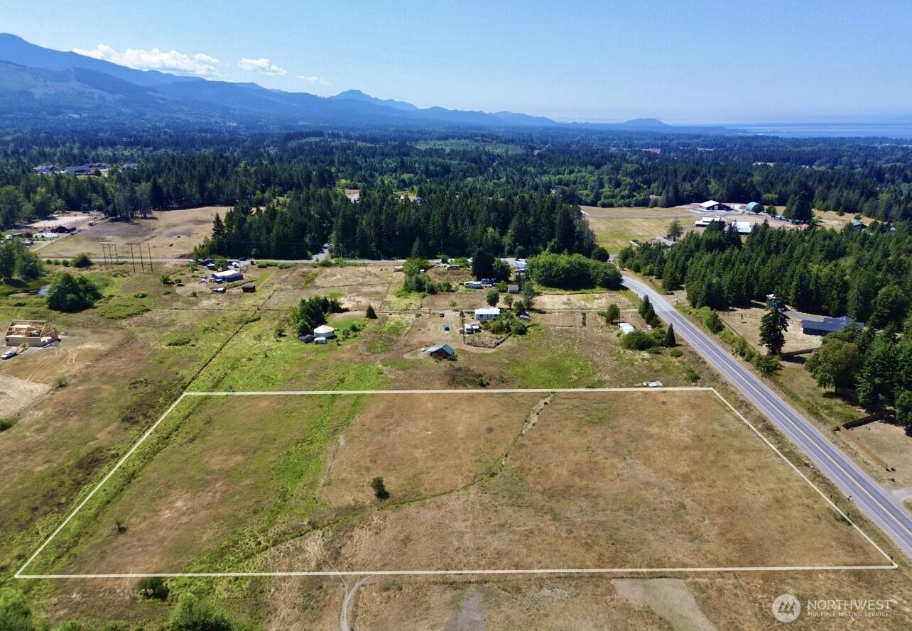 999 O'Brien Road , Port Angeles, WA 98362
