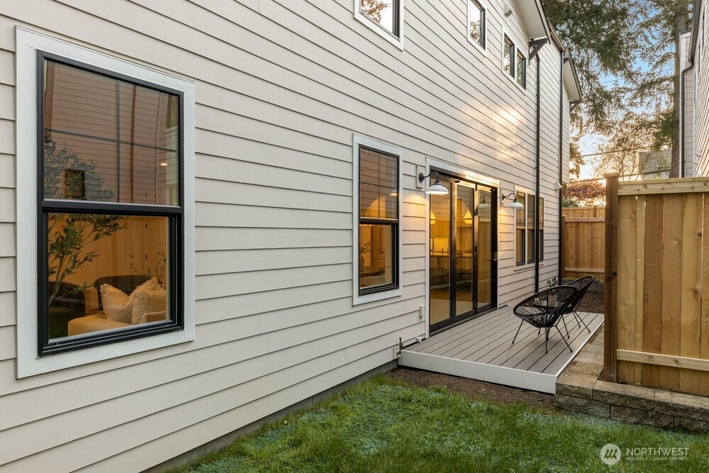 11610 NE 92nd Street , Kirkland, WA 98033