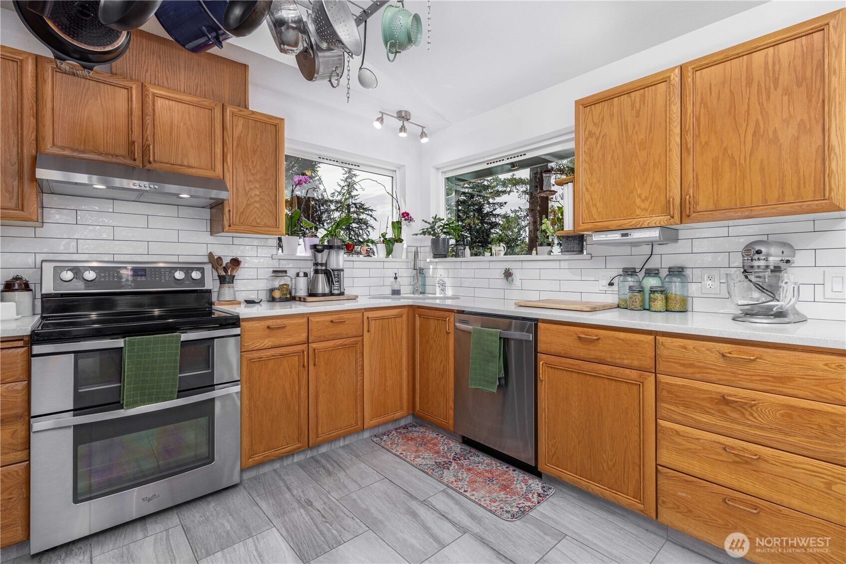 291 E Midway Lane , Shelton, WA 98584