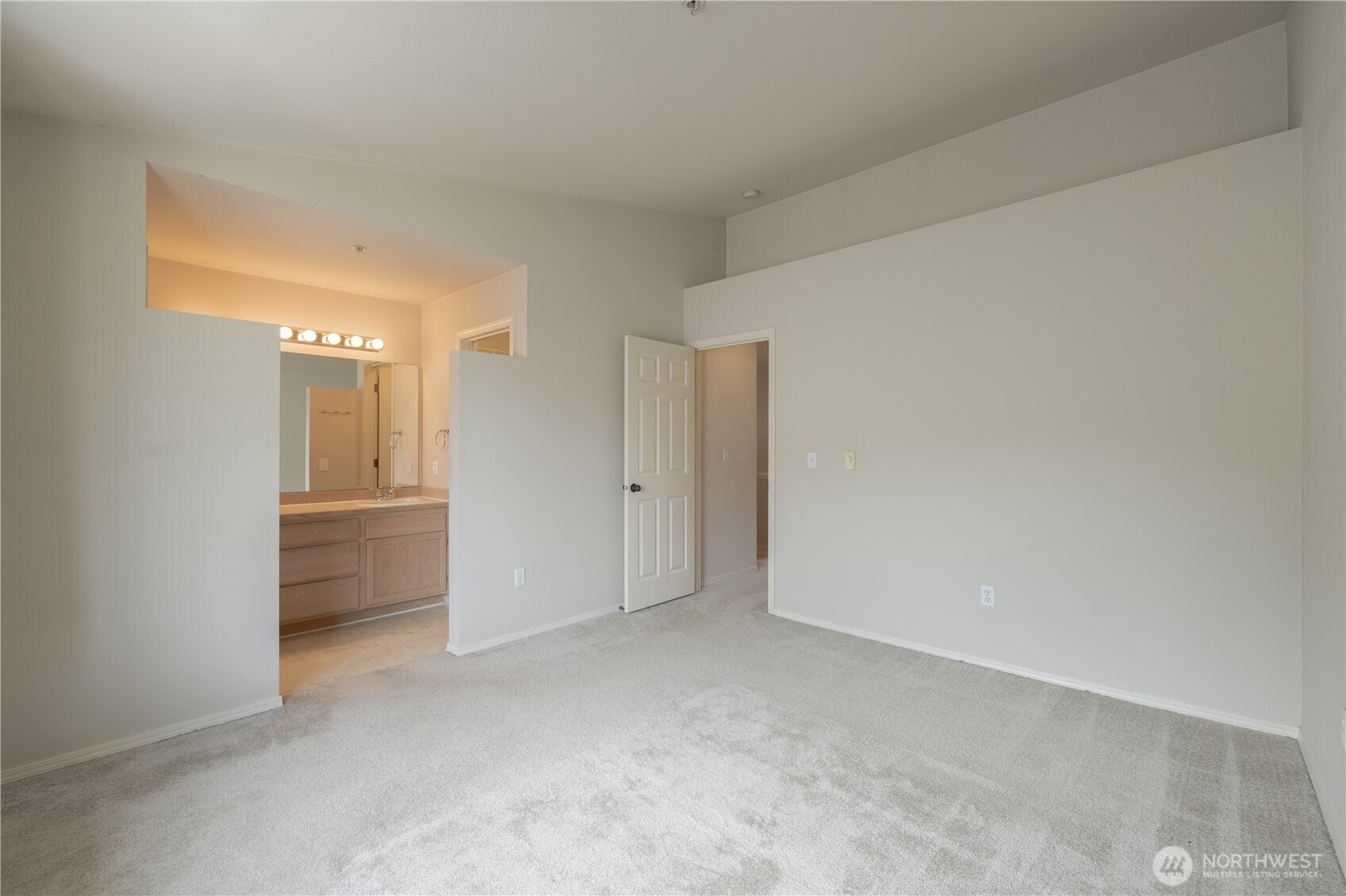 5400 Harbour Pointe Boulevard #J202, Mukilteo, WA 98275