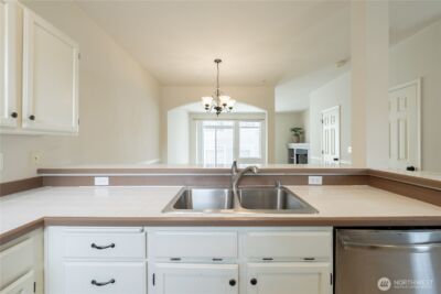 5400 Harbour Pointe Boulevard #J202, Mukilteo, WA 98275 - Photo 2